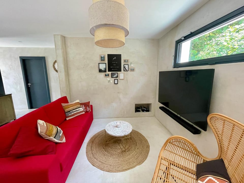 Communal lounge/ TV room