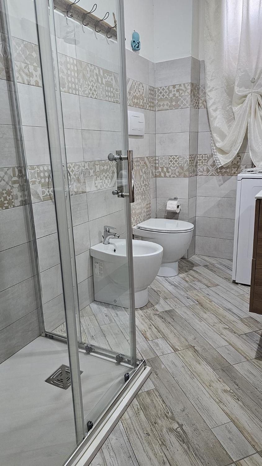 Giojas - Camera quadrupla in centro Bed and Breakfast in Orosei