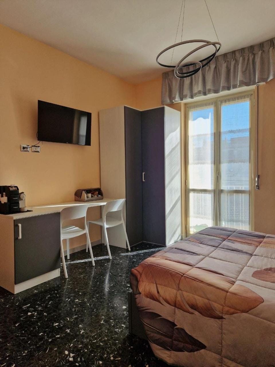 Bed, TV and multimedia, Photo of the whole room, Bedroom, minibar