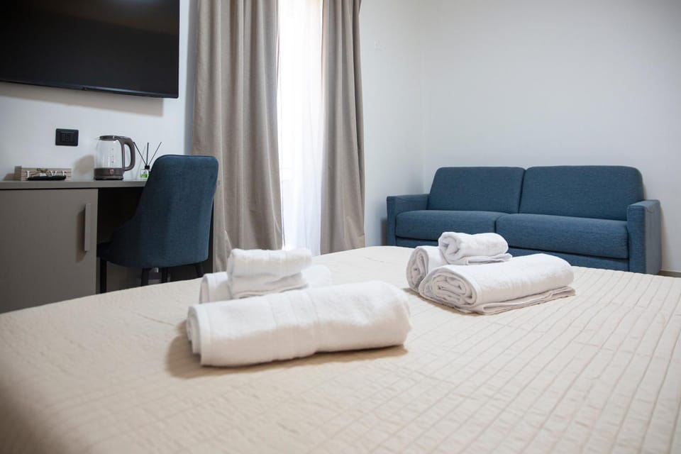 TV and multimedia, Seating area, Breakfast, minibar