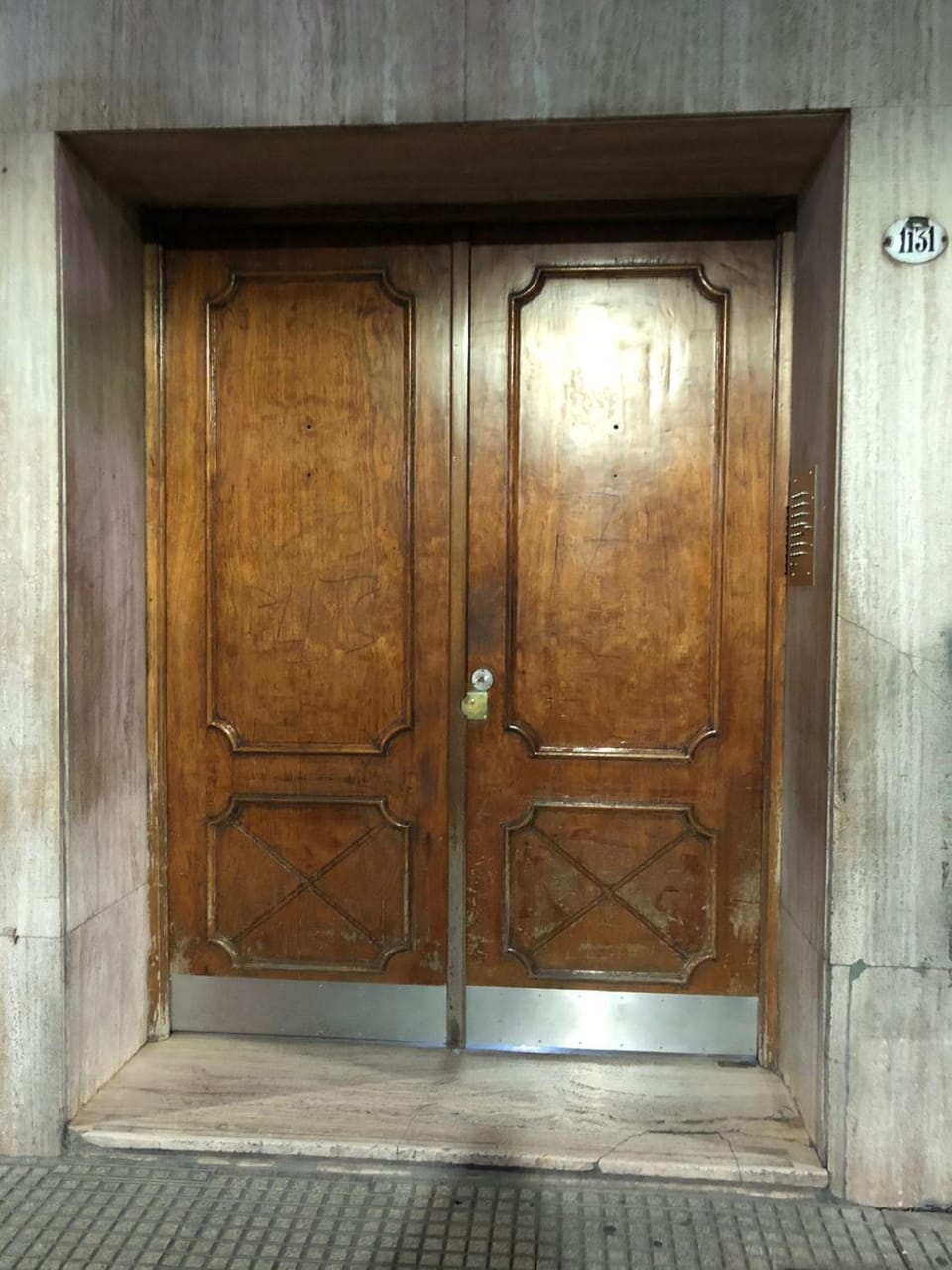 Facade/entrance