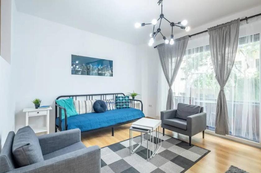 2Br & 2Balcony apartment by NW Apartment in Budapest