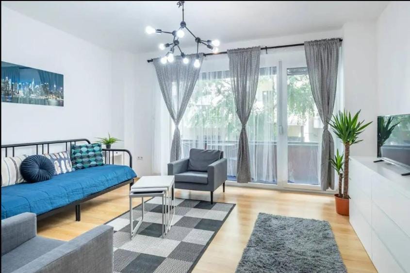 2Br & 2Balcony apartment by NW Apartment in Budapest