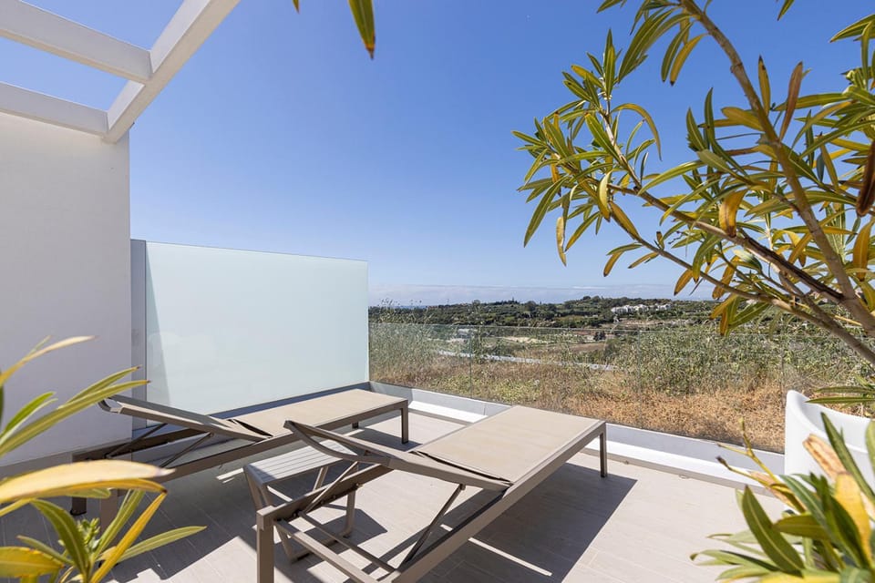 Stunning Three Bedroom Townhouse with Great Views! Apartment in Costa del Sol
