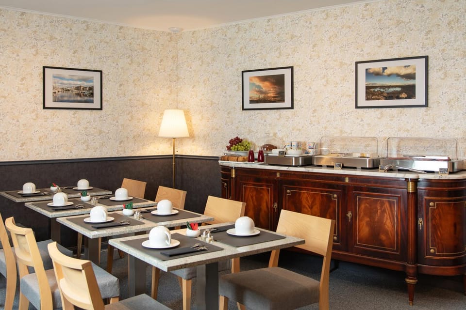 Breakfast, Buffet breakfast