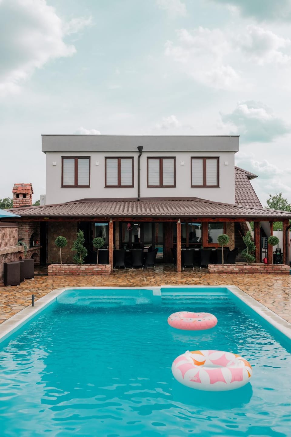 Swimming pool