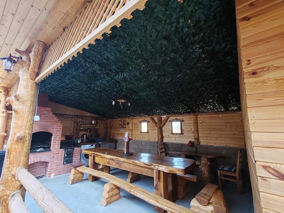 Cabana de sub Nuc Chalet in Romania