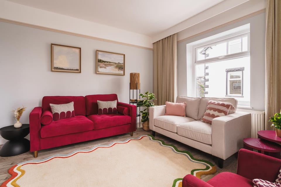 Living room, Seating area