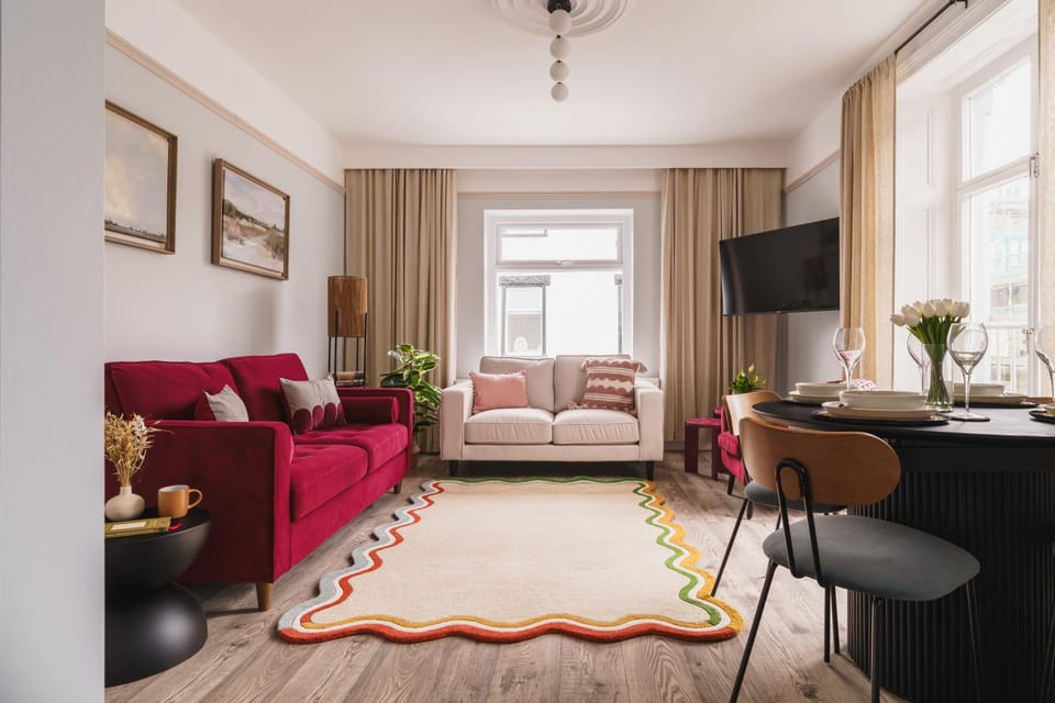 Living room, Photo of the whole room, Seating area