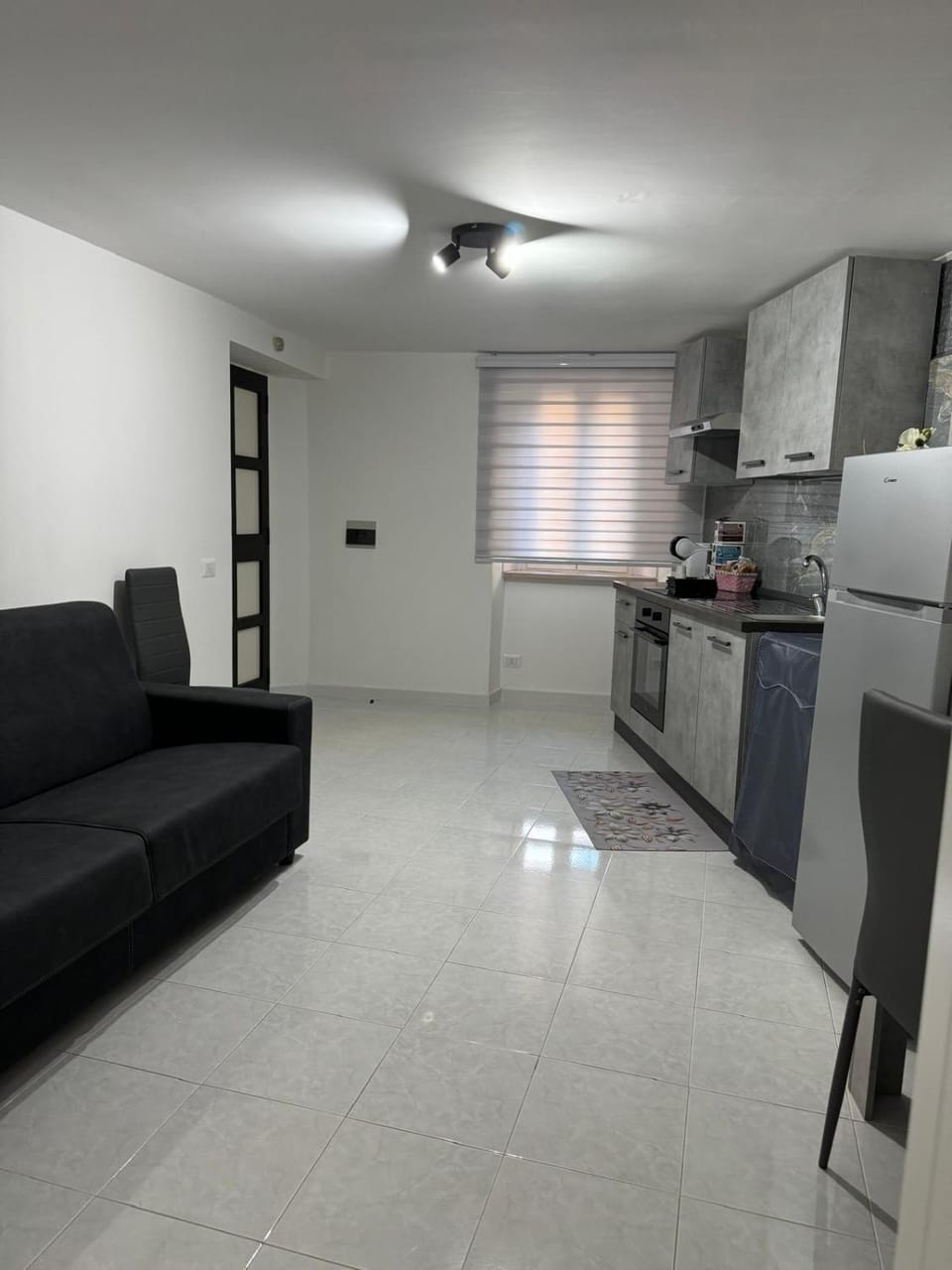 Kitchen or kitchenette, Living room, Dining area, stove