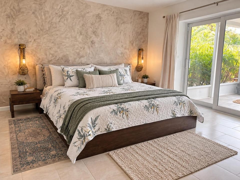 Stylish Pool Vacation Home Sarasota Close to the Beaches Villa in Sarasota