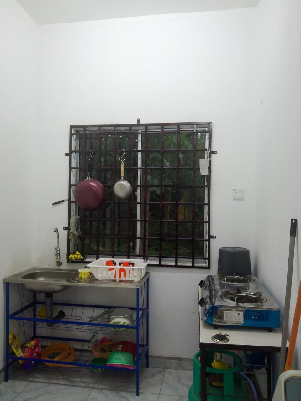 Kitchen or kitchenette, kitchen