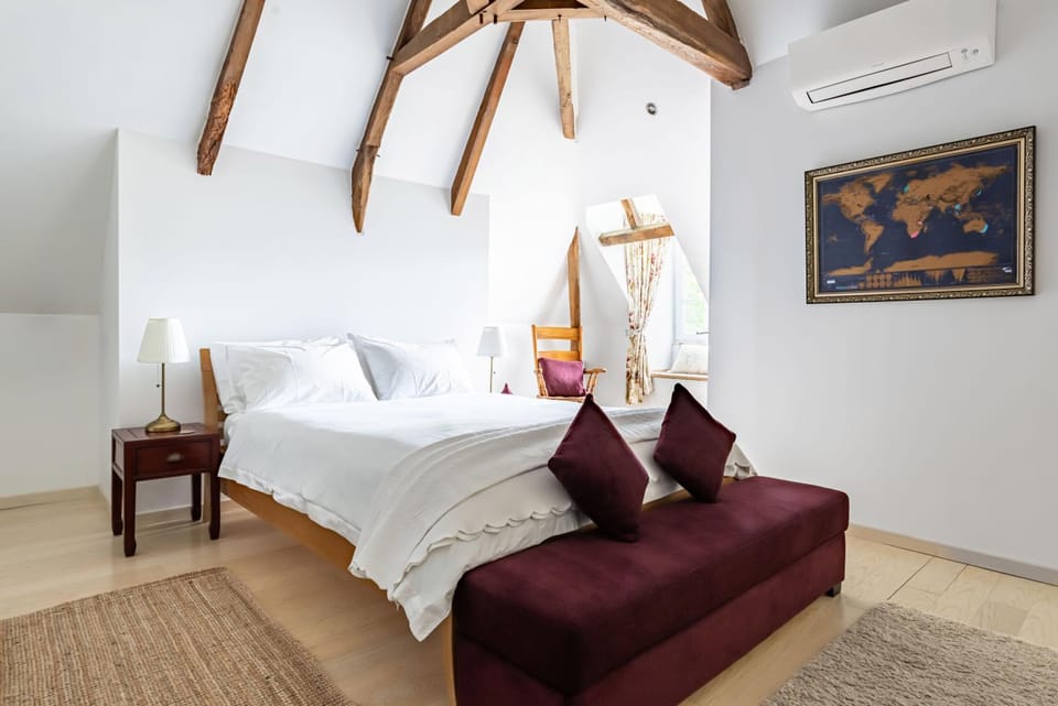 Bedroom, air conditioner