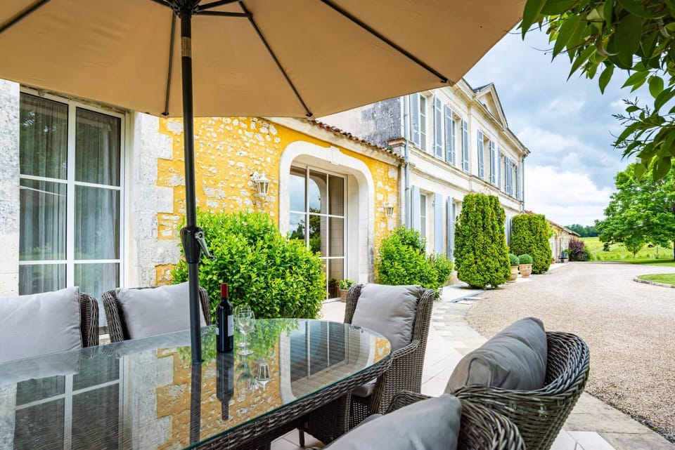 Patio, Balcony/Terrace, Seating area, Dining area, Garden view