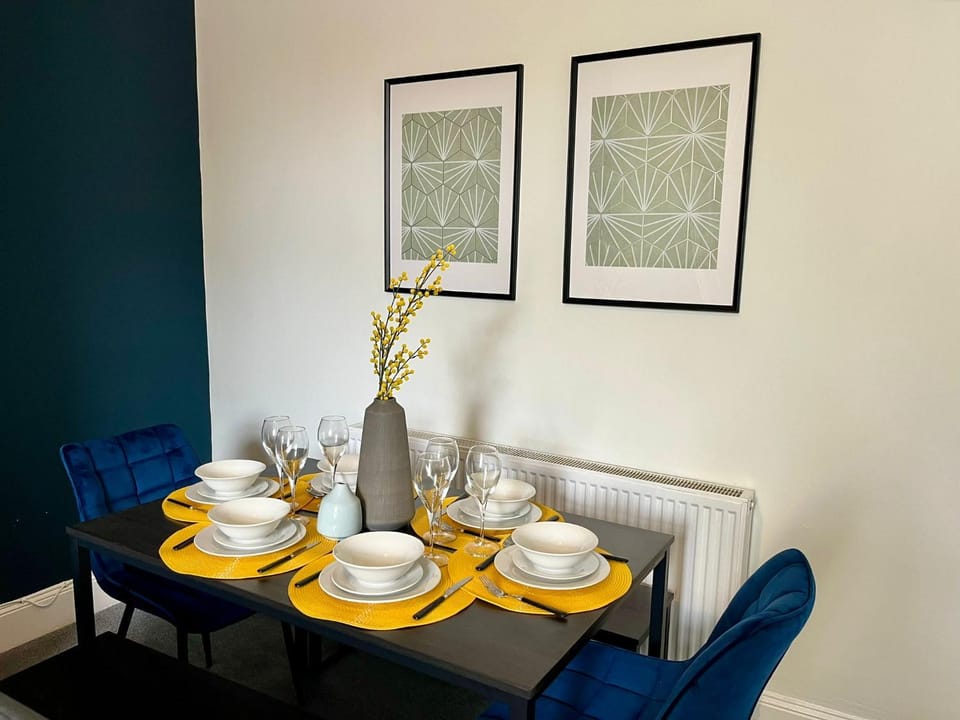 Cozy 2 BR apartment perfect for family friends Apartment in Sunderland