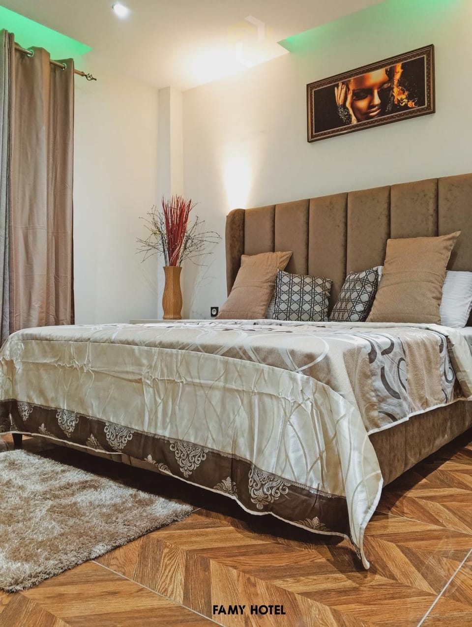 Bed, Living room, Bedroom