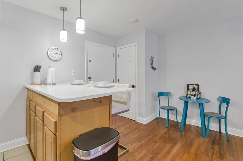 Cozy 2 BR in Short North Convenient Parking Apartment in Short North