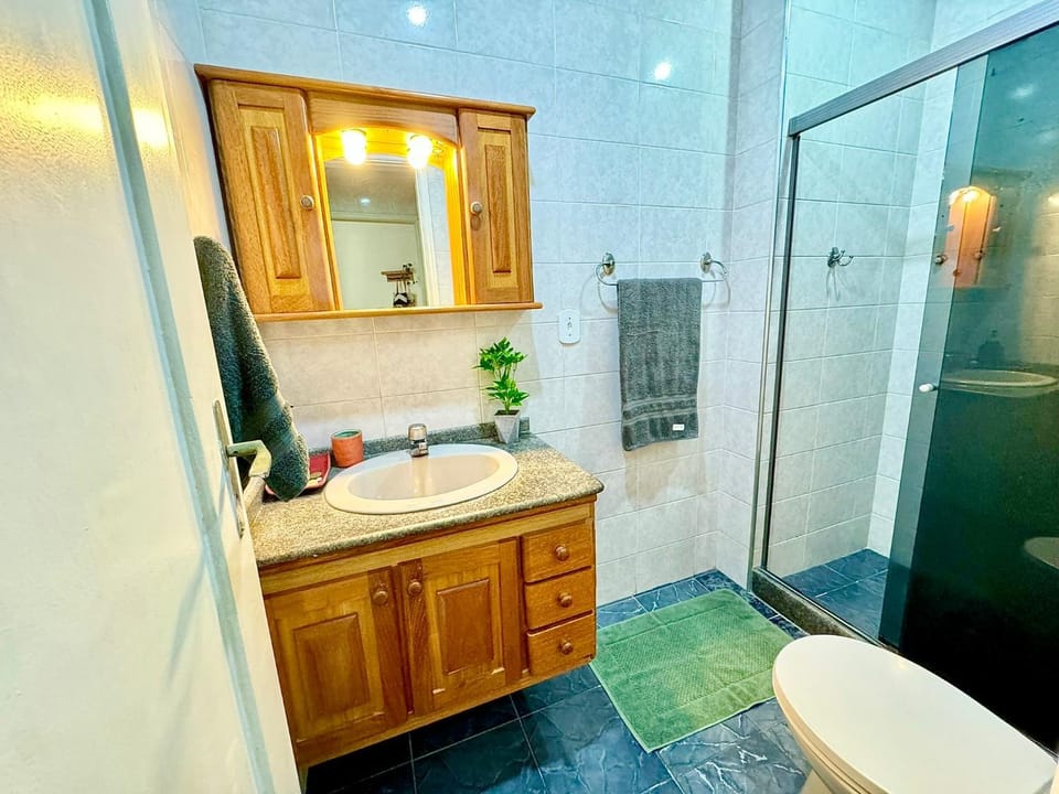 Bathroom, towels
