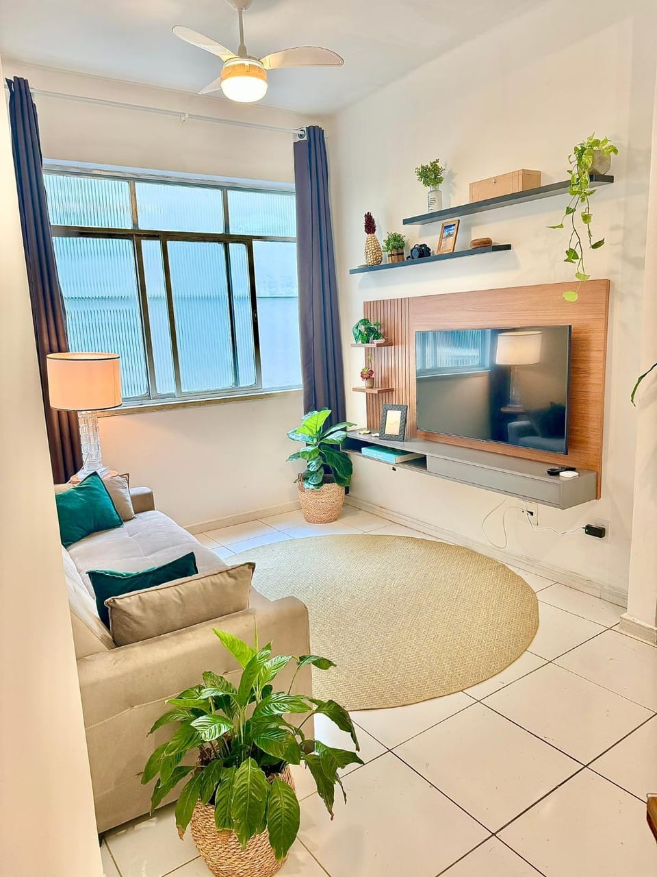 TV and multimedia, Living room, Decorative detail