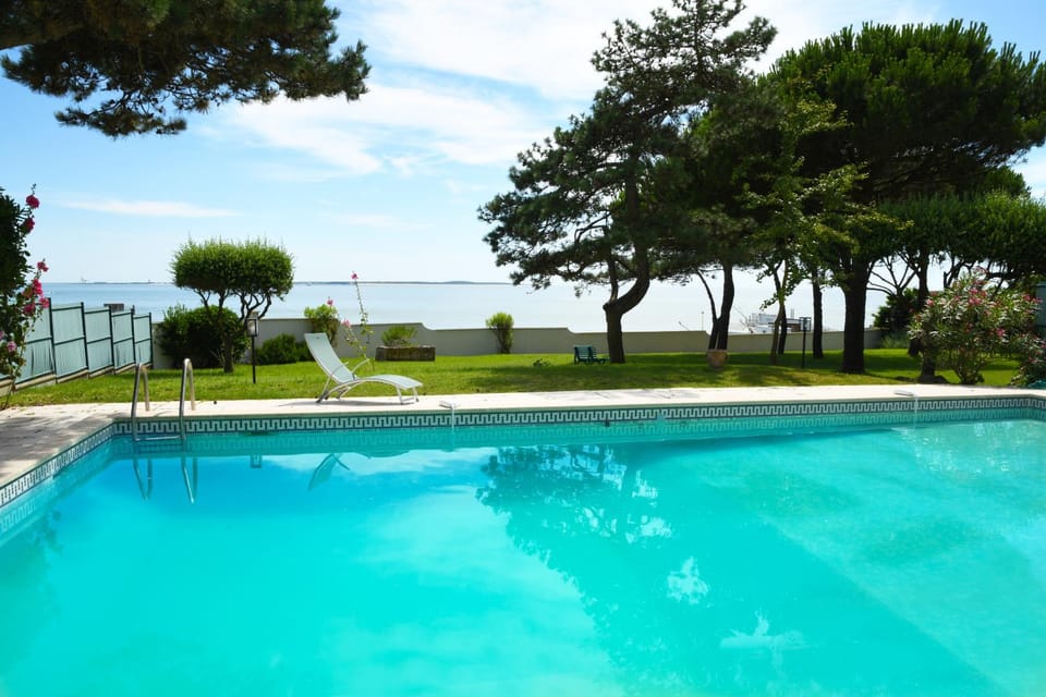 Spring, Day, Natural landscape, Garden, Garden view, Pool view, Sea view, Swimming pool, Swimming pool, sunbed