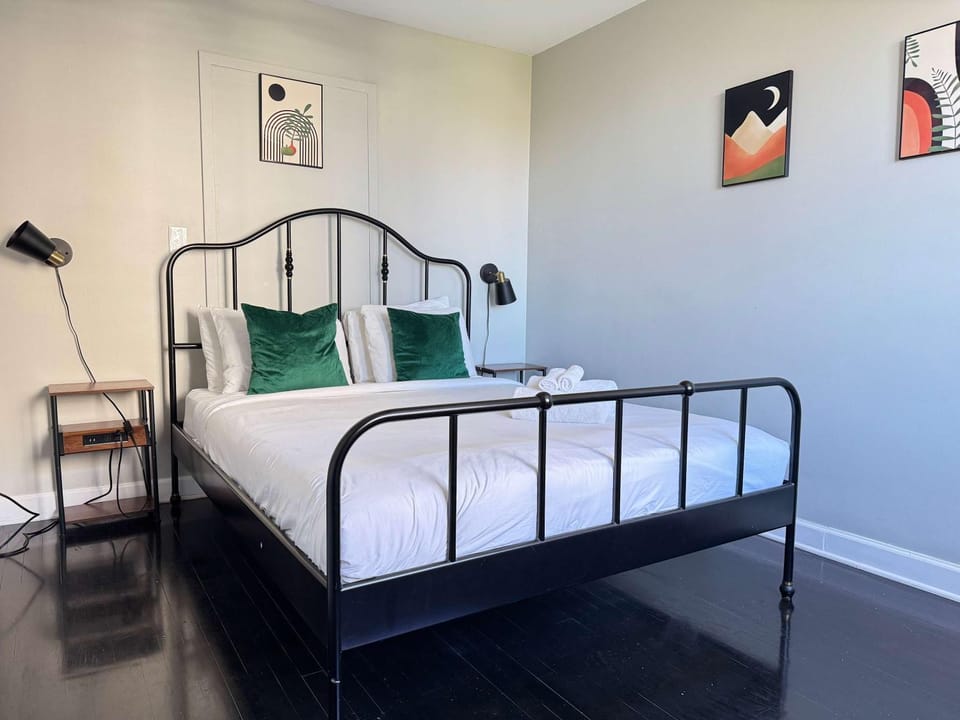 ATL Downtown 2BR King Bed Free Parking LM902 House in Atlanta