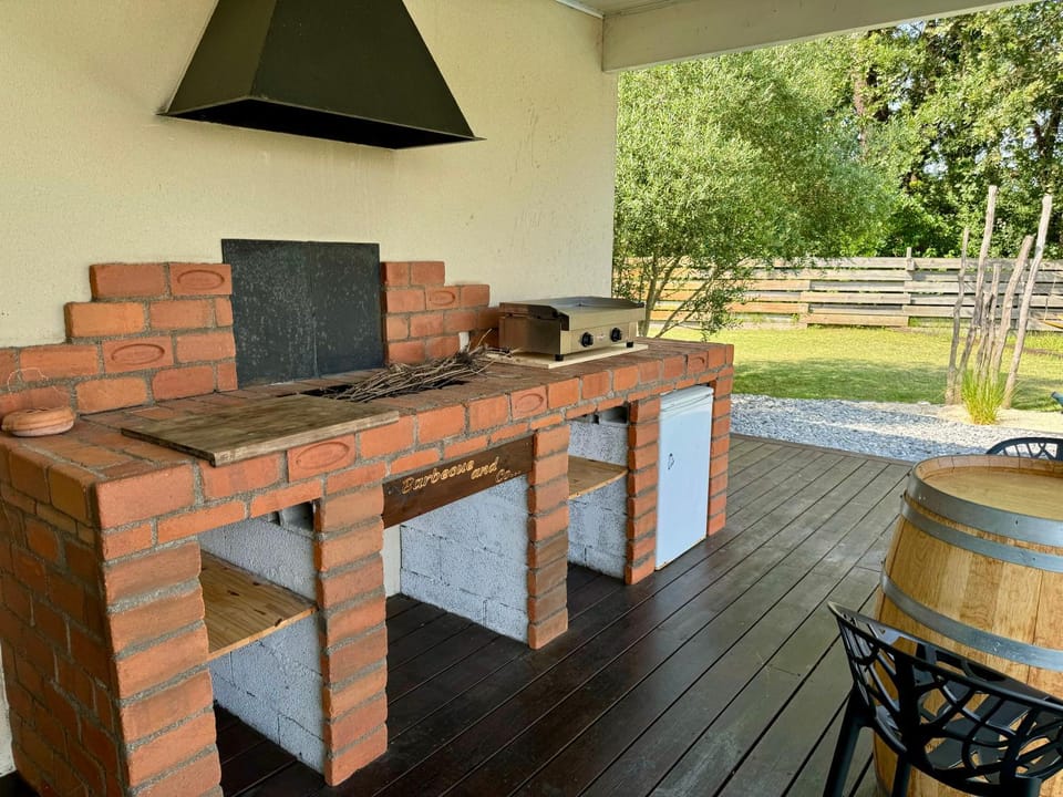 Patio, BBQ facilities, Garden, Lounge or bar, Dining area