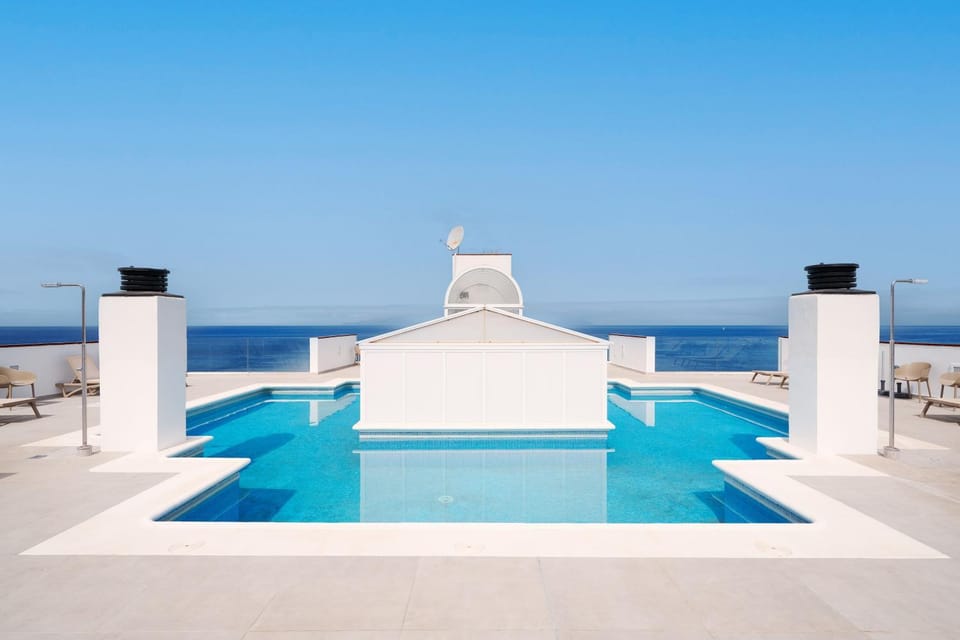 Sea view, Swimming pool