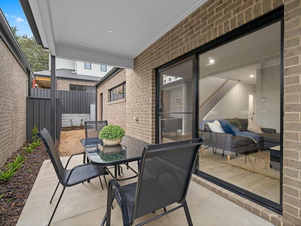 Patio, Balcony/Terrace, Seating area, Dining area