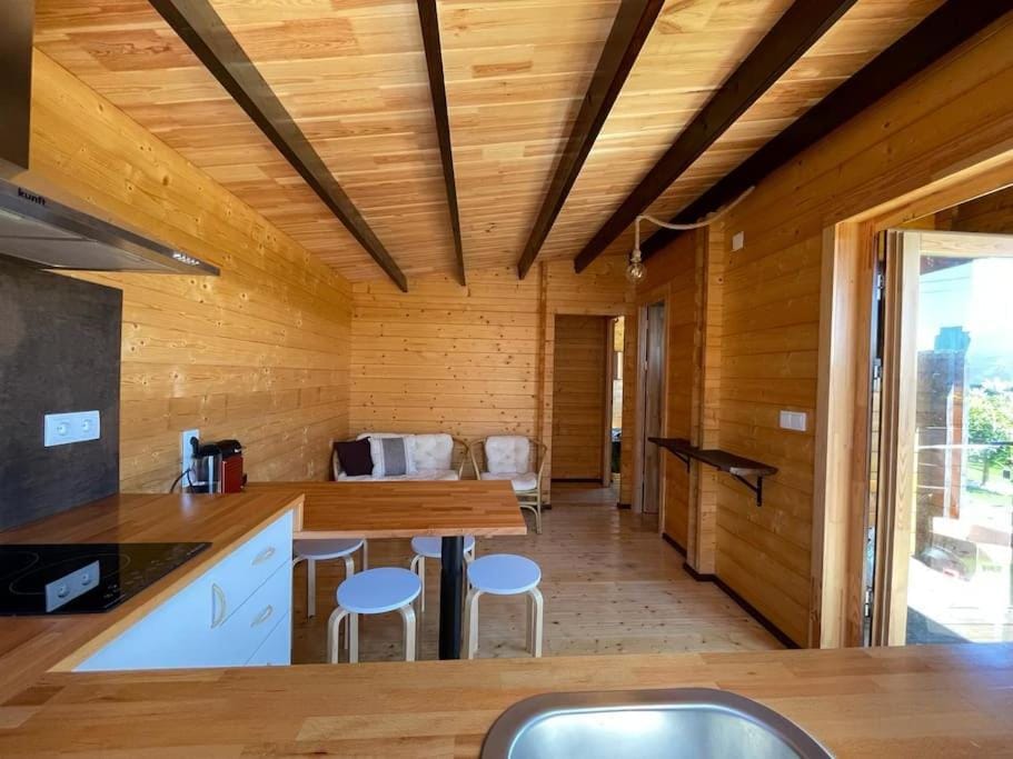 Casa em madeira com jardim privado House in Peniche