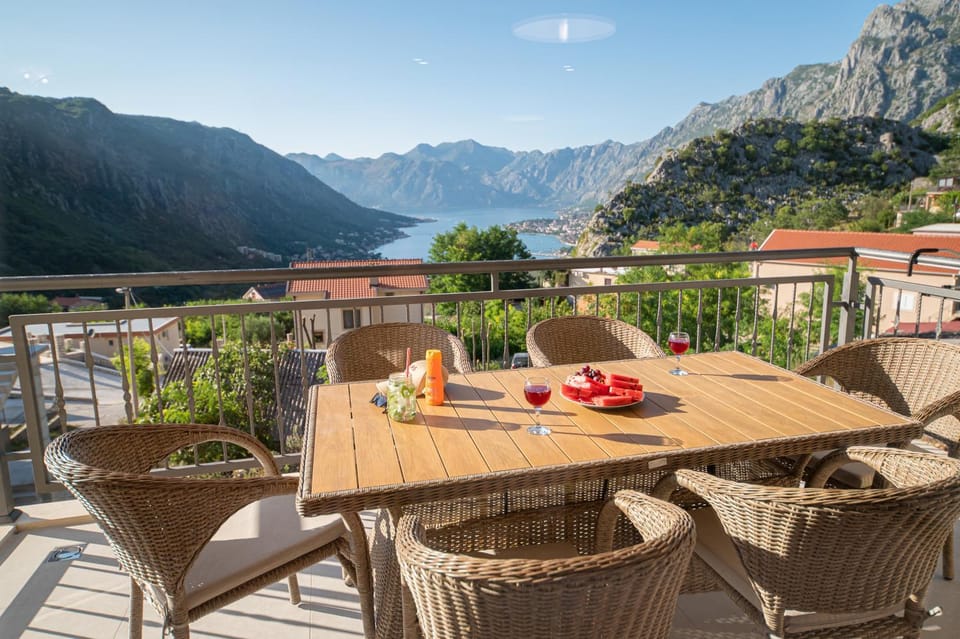 Balcony/Terrace, Seating area, Mountain view, Sea view