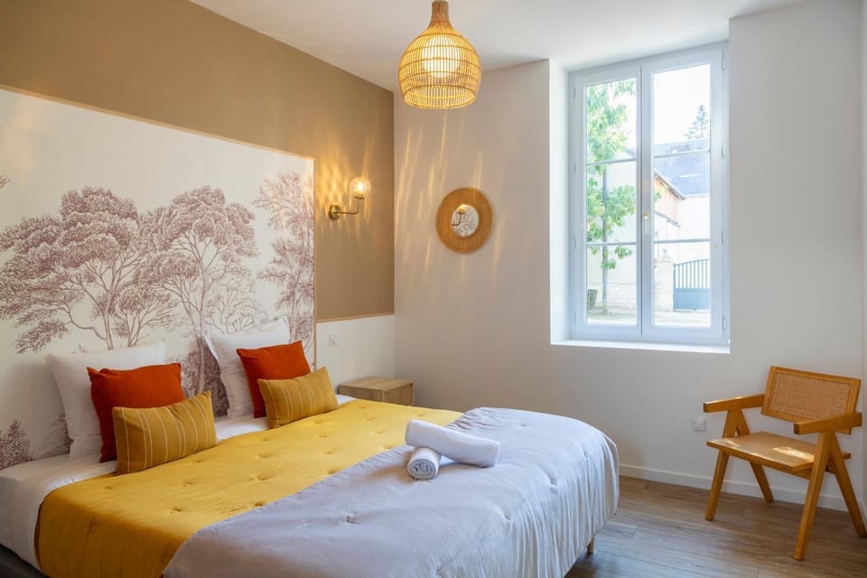 Bed, Photo of the whole room, Bedroom, towels