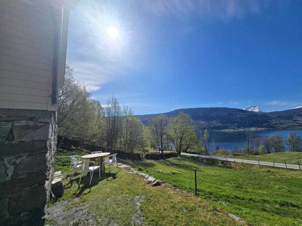 Kårhus på småbruk House in Vestland