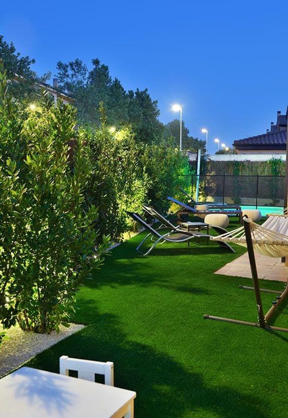 Night, Natural landscape, Garden, Garden, Garden view, Pool view, Swimming pool, sunbed