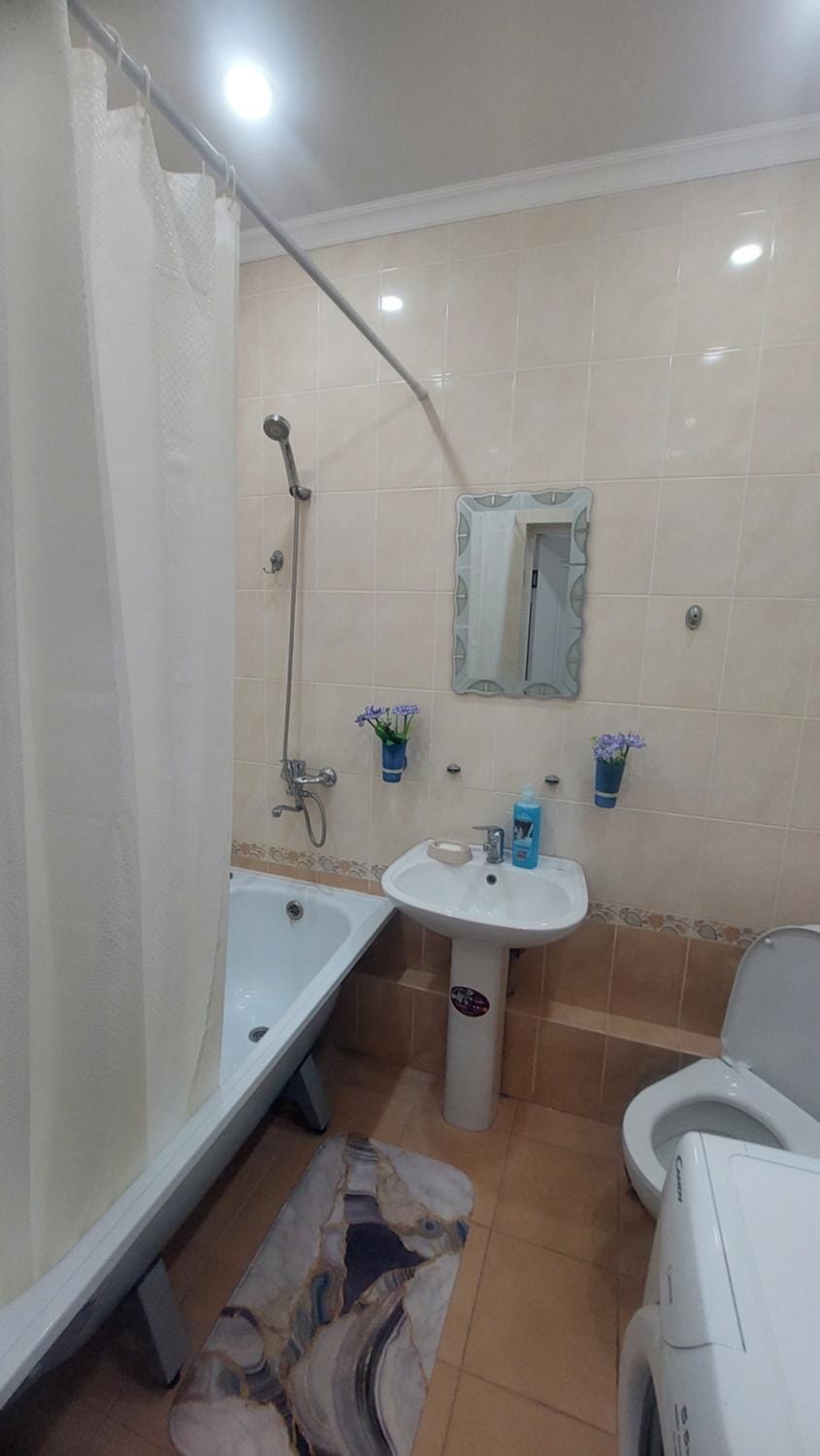 Shower, Toilet, Bathroom, towels