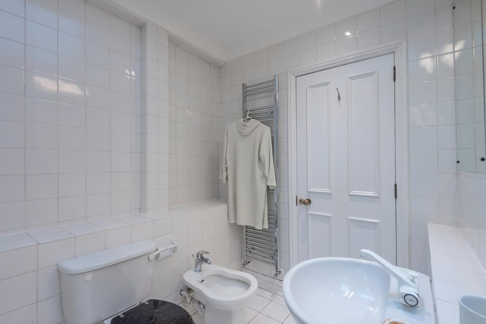 Kensington Tower Apartment in City of Westminster
