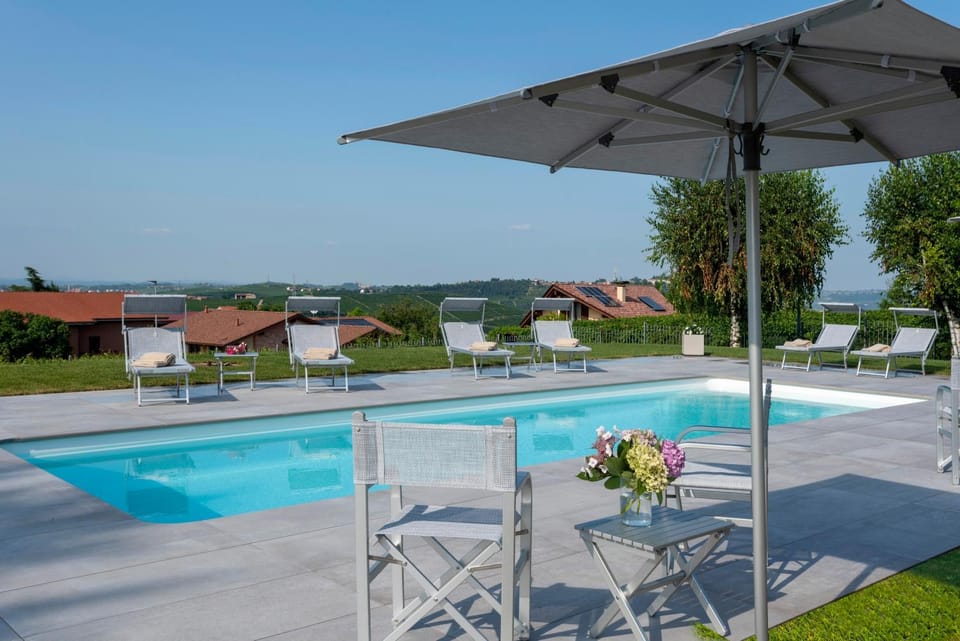 Natural landscape, Swimming pool, sunbed