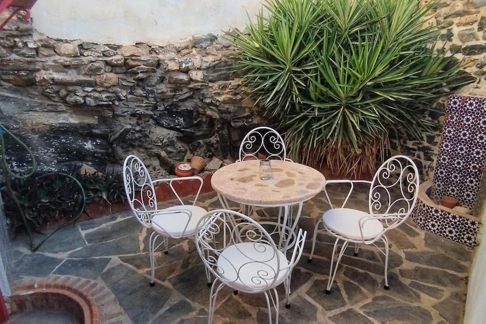 Patio, Dining area