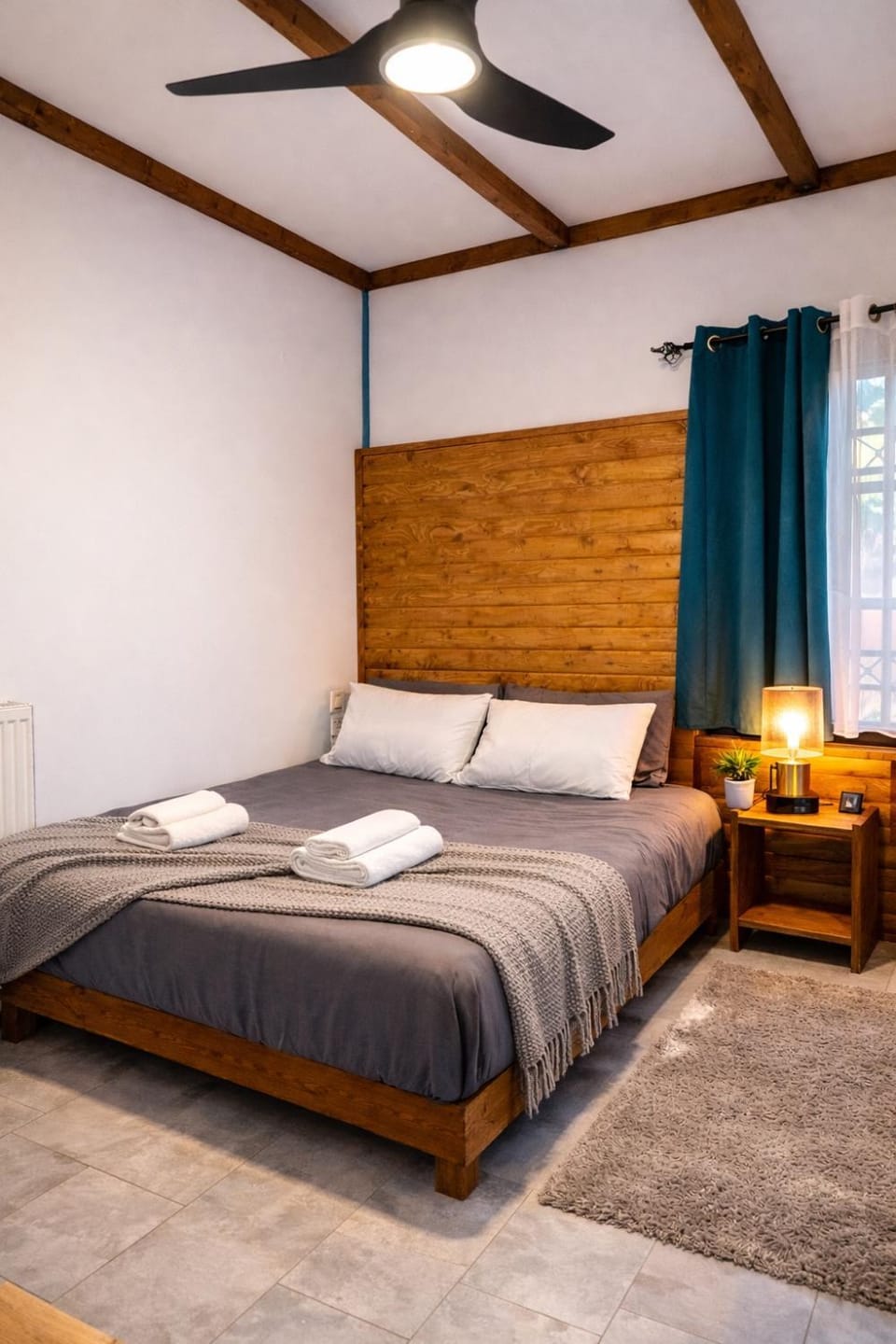 Bed, Photo of the whole room, Bedroom, towels