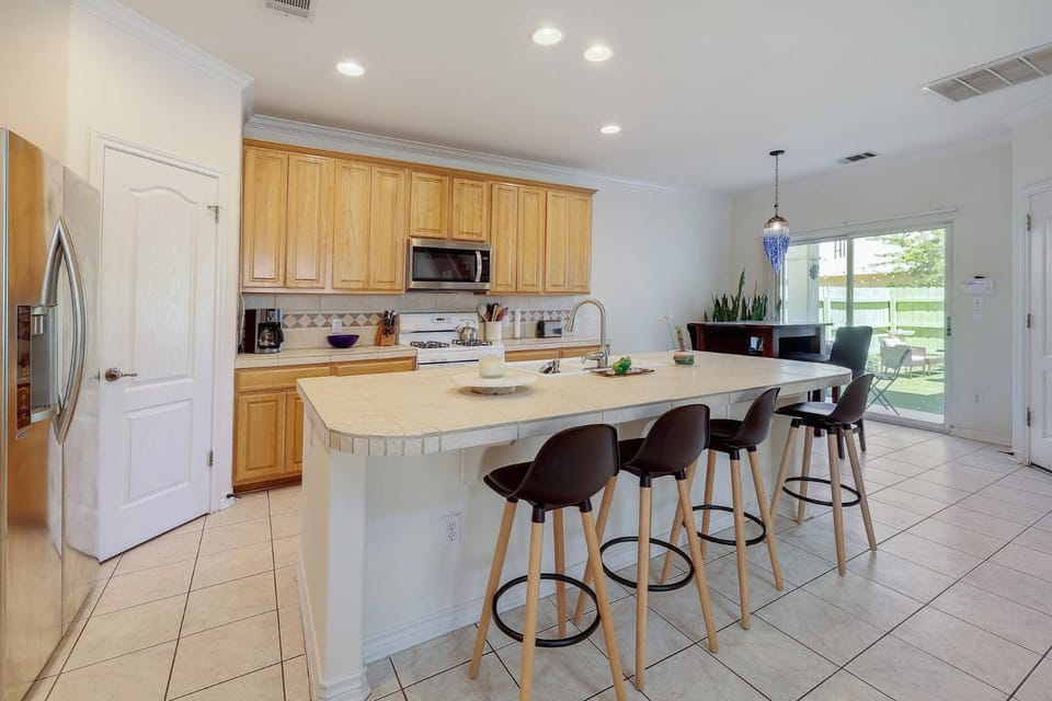 Rosey Bouldin Home Minutes to DT - Adelaide! House in Austin