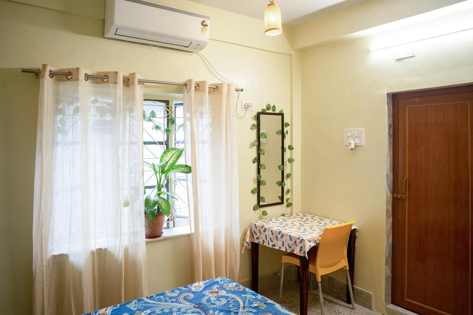 Bed, Photo of the whole room, Bedroom, air conditioner