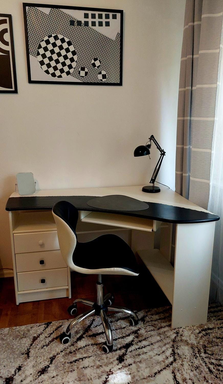 Photo of the whole room