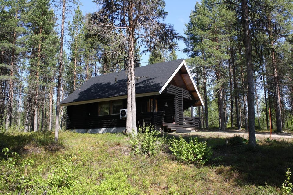 Viihtyisä mökki riekkojen mailla Hetassa House in Norrbotten County, Sweden