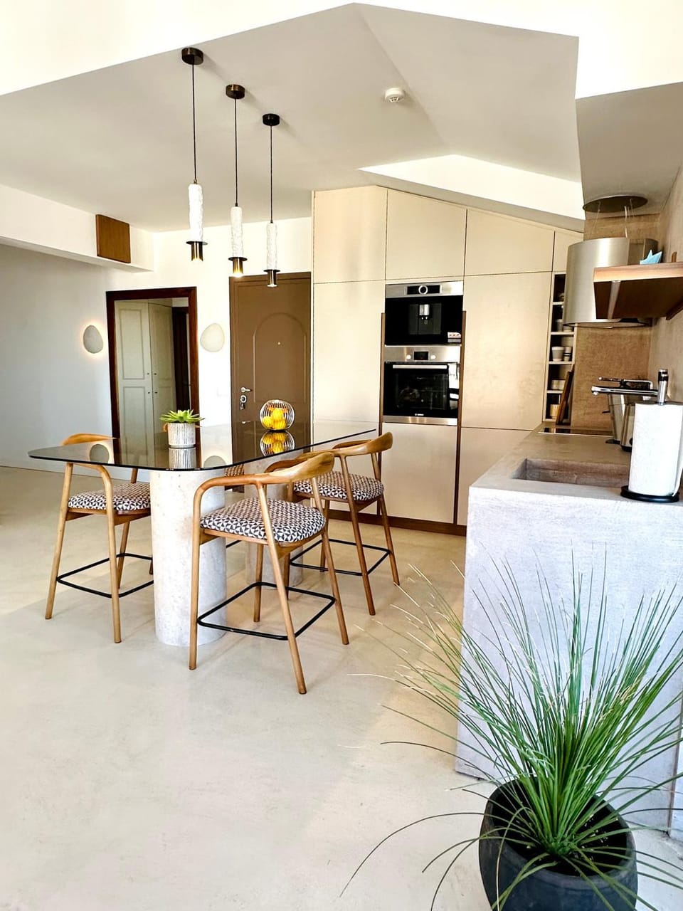 Kitchen or kitchenette, Seating area, Dining area, dishwasher, oven, toaster