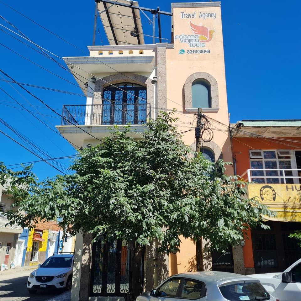 Facade/entrance