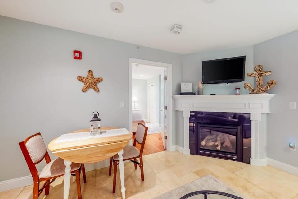 Immaculate Beach Condo House in Dennis Port