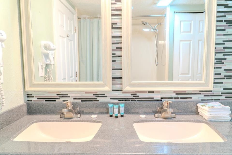 Stunning Oceanfront Condo with Incredible Amenities- Beach Colony 903 House in Myrtle Beach