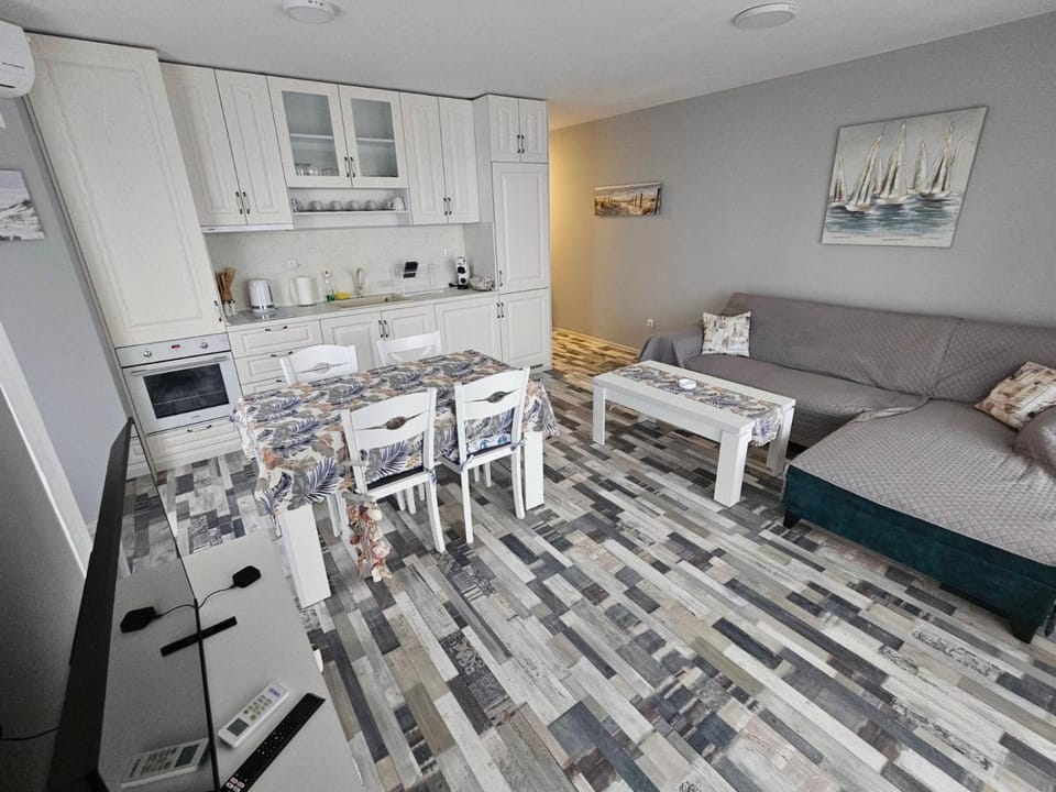 Denevi' seaside apartment - 2 bedrooms Apartment in Burgas Province