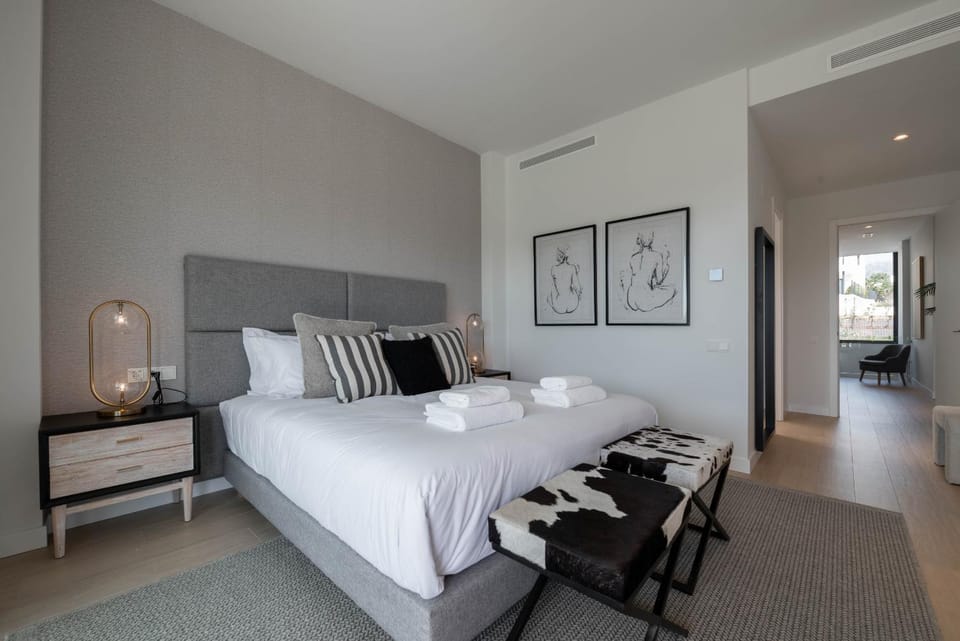 Bed, Bedroom