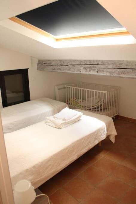 Superbe villa Calista classée 5 Etoiles pour 12 personnes avec piscine vue mer, proche des plages et du Circuit du Castellet Paul Ricard Villa in Le Beausset