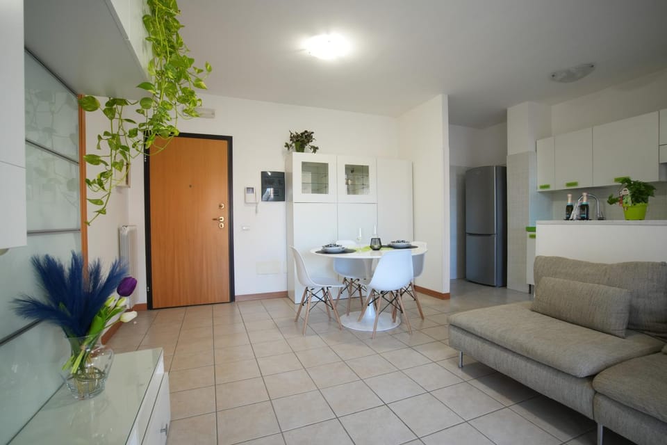 Central House near the Airport and beach Apartment in Fiumicino